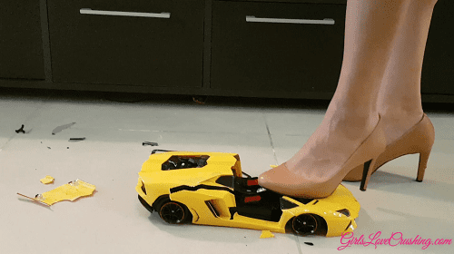 Anastasija 6 - Crushing Lamborghini